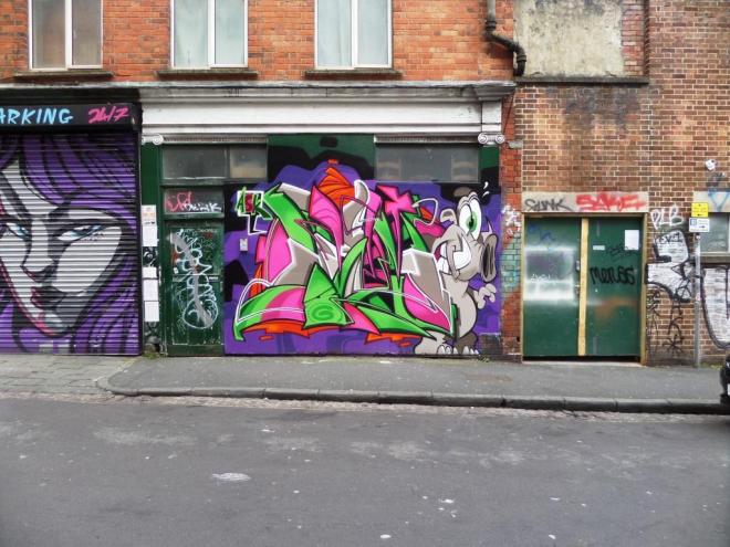 Deamze, Kings Square Avenue, Bristol, April 2017