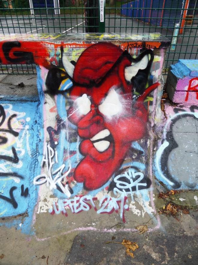 Si2 (Hull Graffiti), Dean Lane, Bristol, July 2017