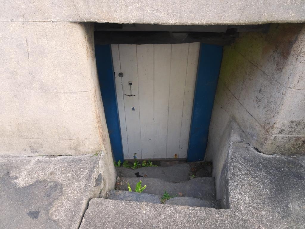 Basement door and thick walls, Fowey, Cornwall, September 2018