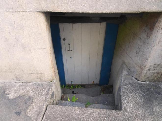 Basement door and thick walls, Fowey, Cornwall, September 2018