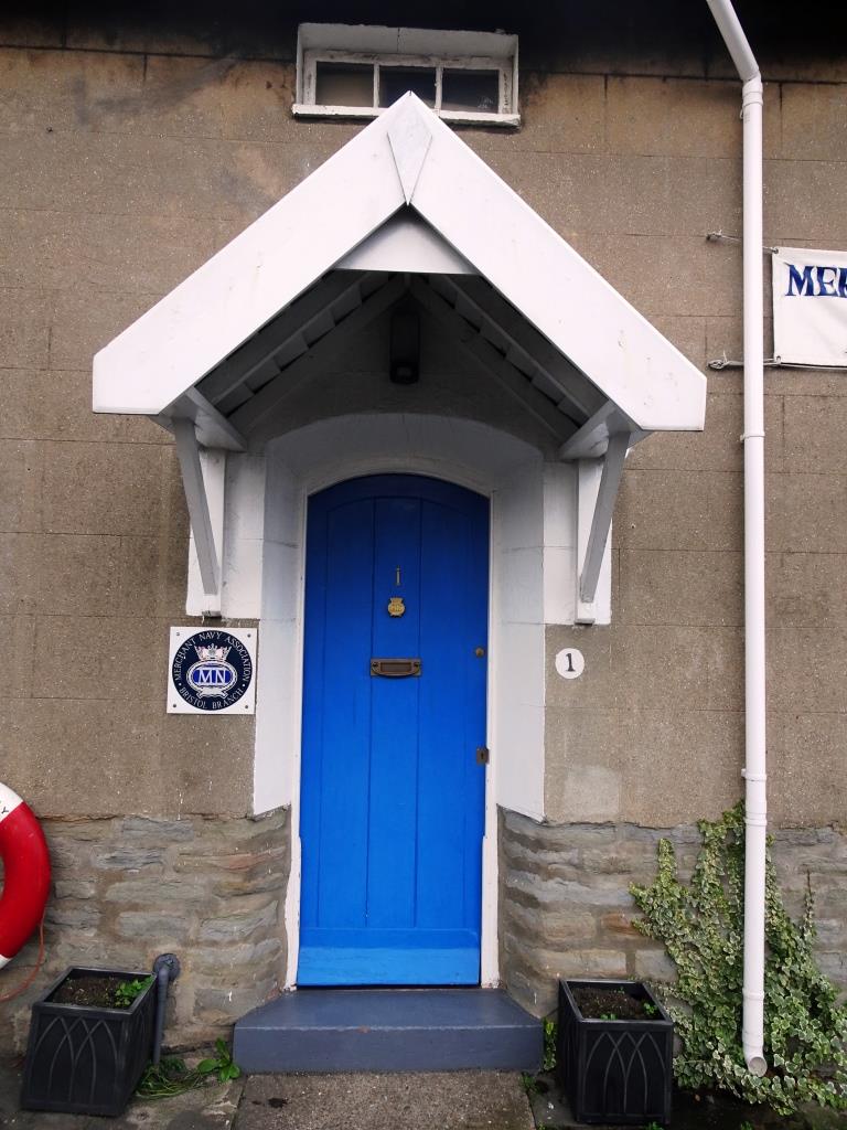 Blue door, keyside cottage, Bristol, December 2018