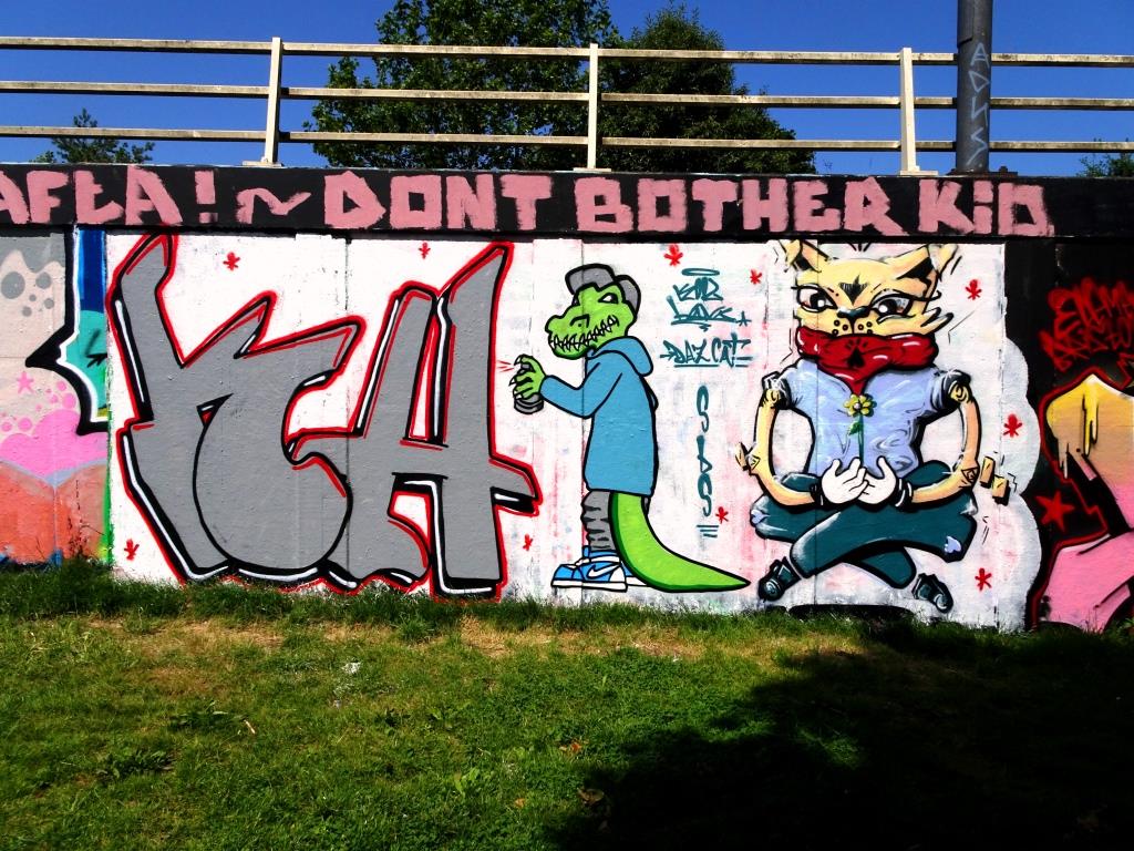 Kool Hand and Daz Cat, M32 roundabout, Bristol, July 2019