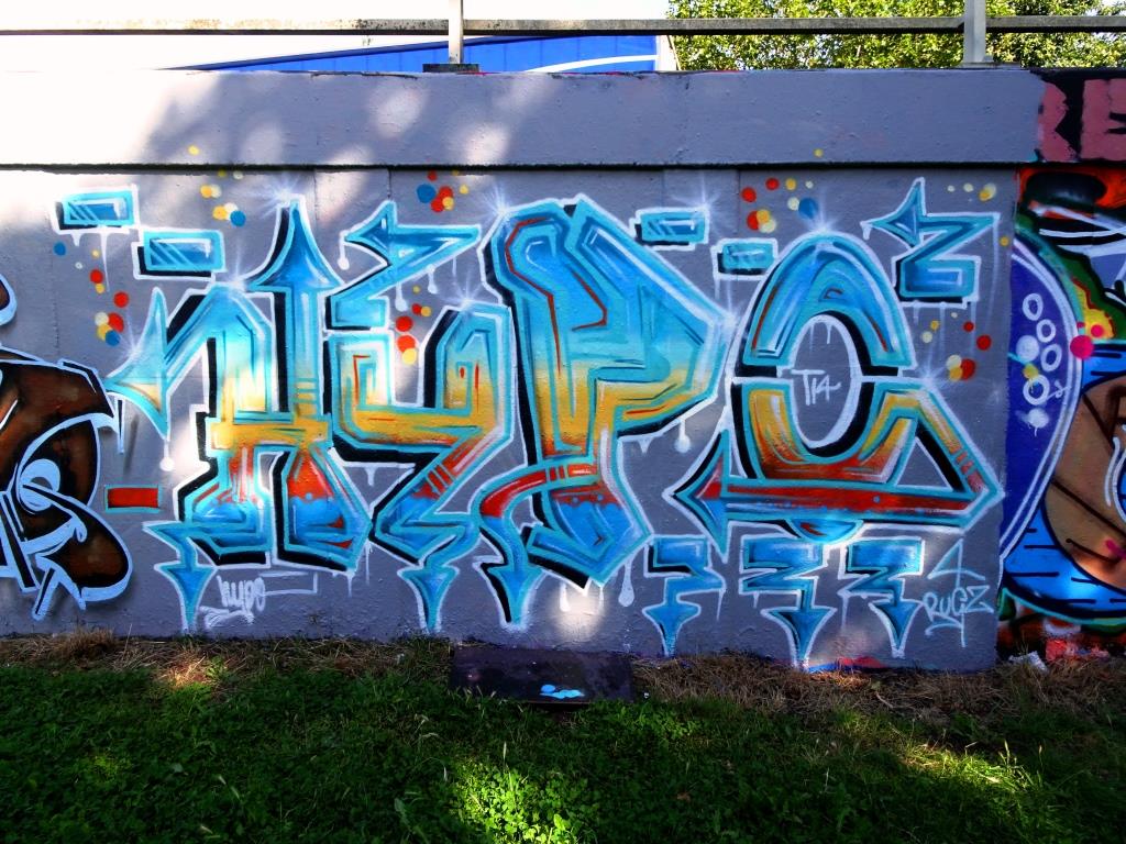 Hypo, M32 roundabout, Bristol, September 2019