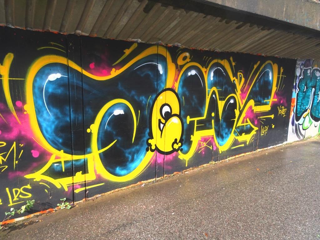 Decay, M32 cycle path, Bristol, October 2019