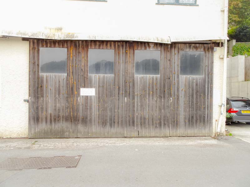 Large folding door, Fowey, Cornwall, September 2019