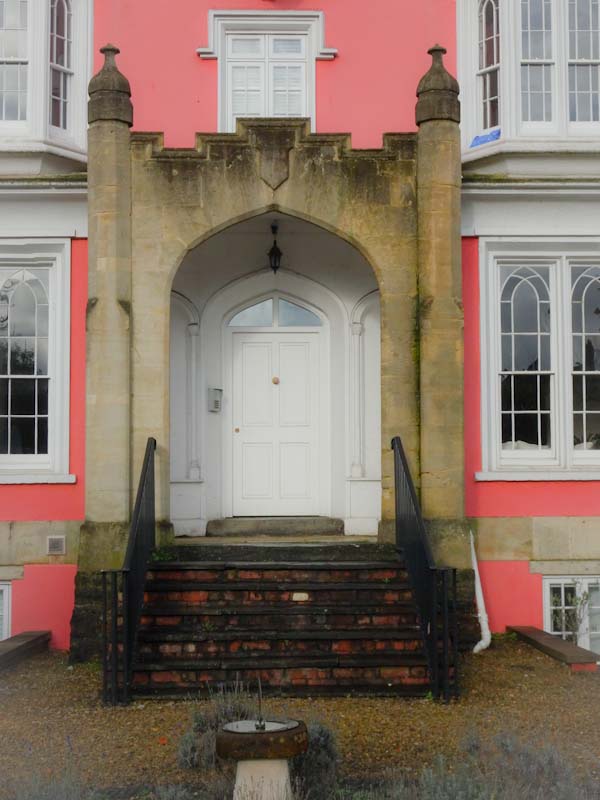 A rather grand entrance, the Harbourside, Bristol, November 2019