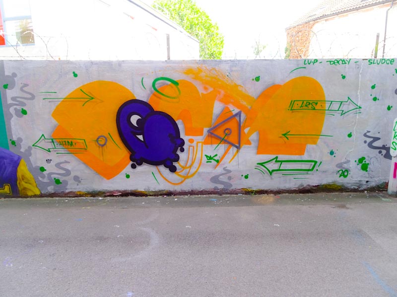 Decay, M32 Cycle path, Bristol, August 2020