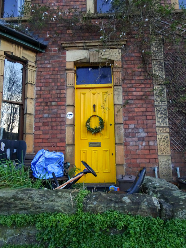 222 Yellow door and kids go Kart, Redland, Bristol, December 2020