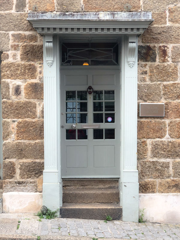 Another stunning door slightly set back, Penzance, Cornwall, August 2021