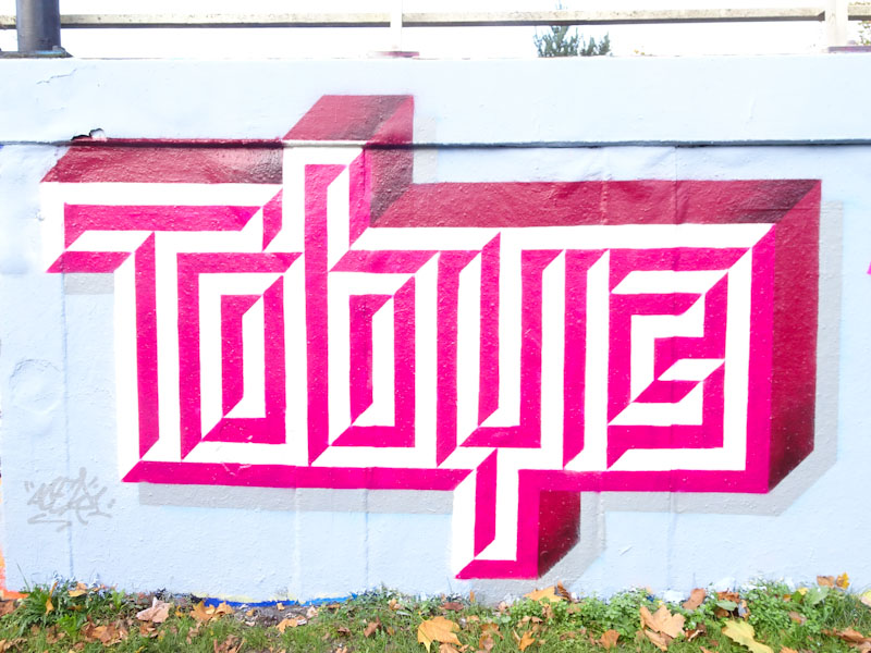 Acer, M32 roundabout, Bristol, November 2021