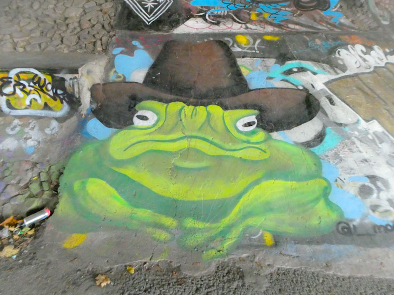 Frog, Brunel Way, Bristol, November 2022