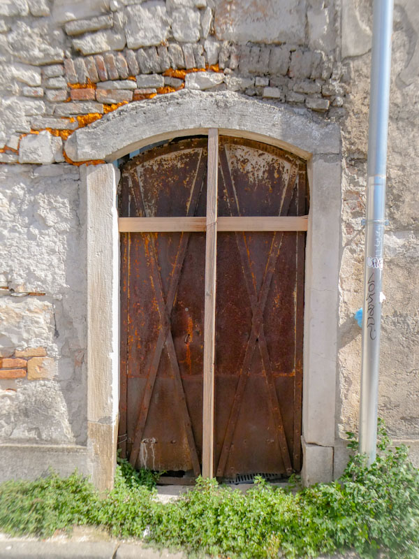 Rusty old door, Pula, Croatia, August 2023