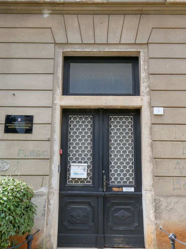 Nice geometry to this black door, Pula, Croatia, August 2022