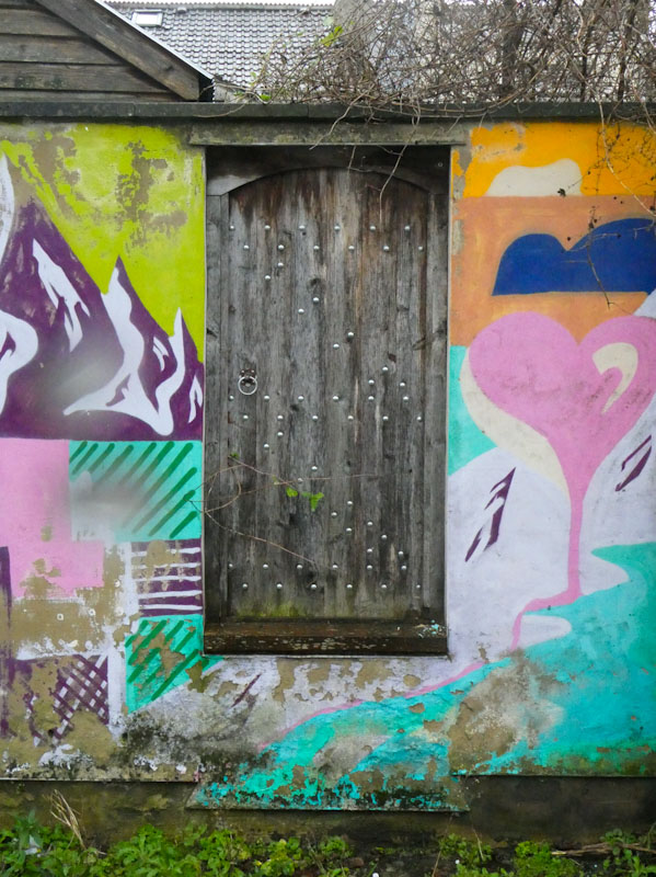 Mind the drop. back garden gate, Devon Road, Bristol, January 2023