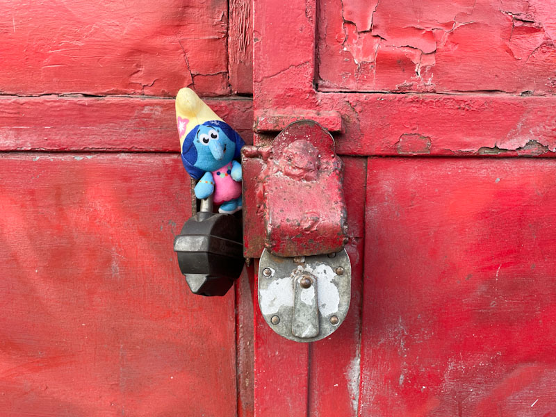 Smurf lock, Bristol, May 2023