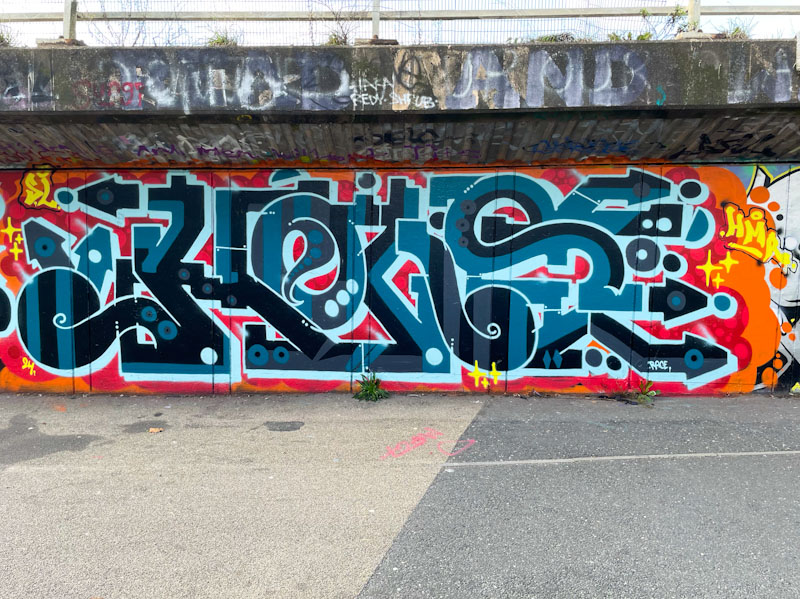 Claro_que_sssnoh, M32 Cycle path, Bristol, October 2024