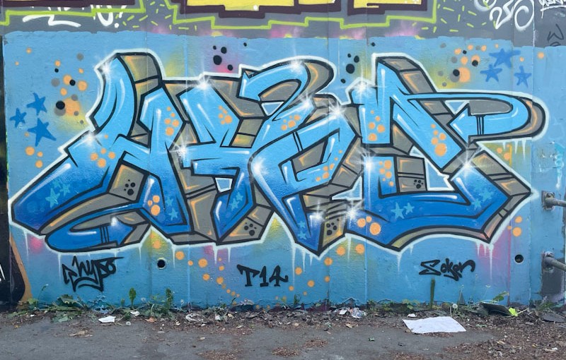 6976. M32 roundabout J3&nbsp;(689)