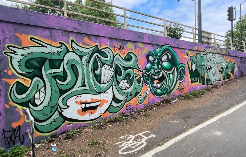 6968. M32 roundabout J3&nbsp;(687)