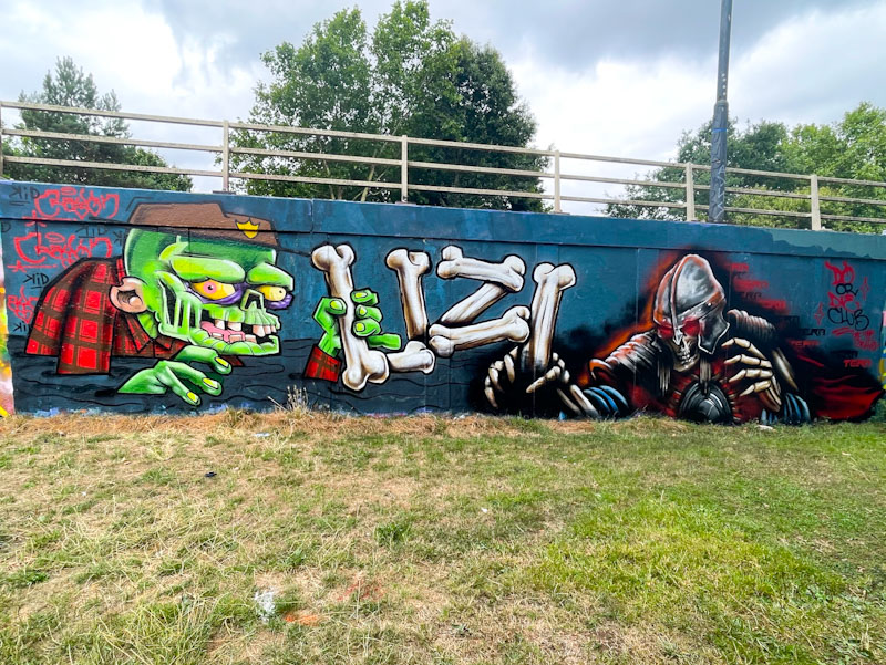 Kid Crayon and Tera, M32 roundabout, Bristol, July 2025