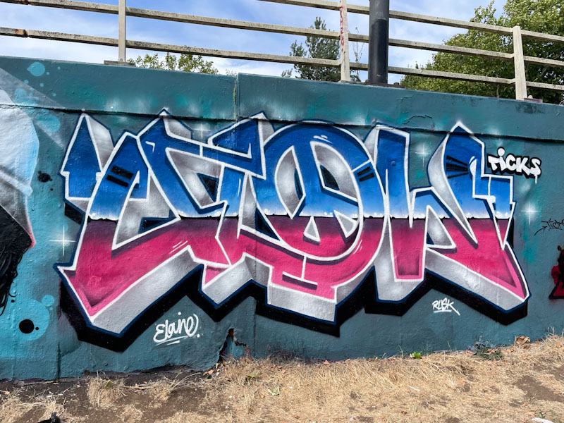 Rusk, M32 roundabout, Bristol, August 2025