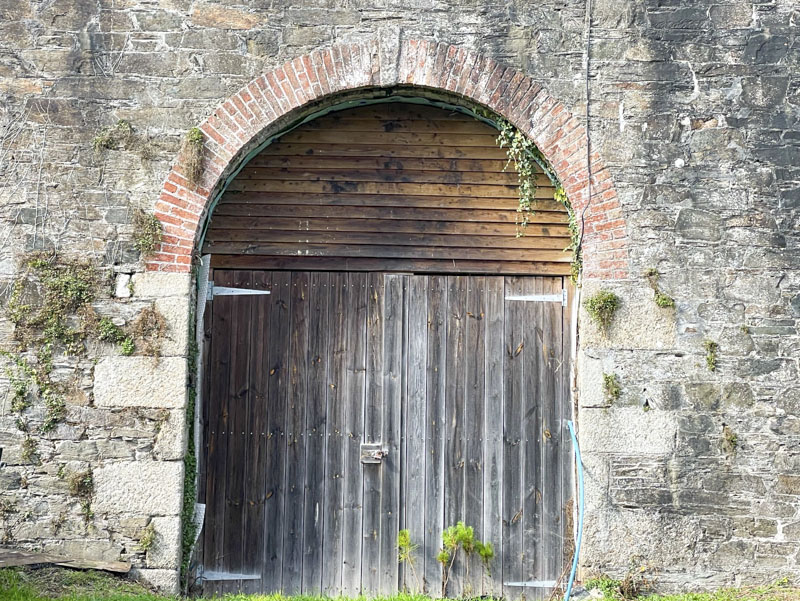 Large archway gate, Quay Street, Lostwithiel, Cornwall, October 2026
