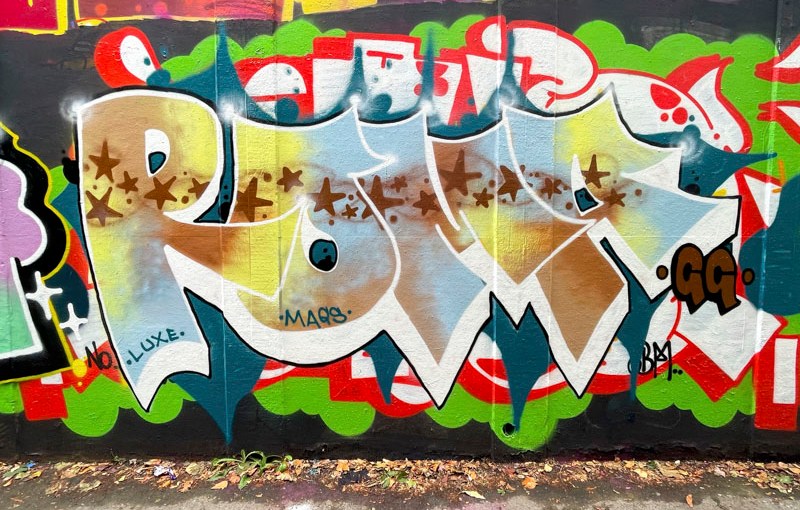 Roma, M32 roundabout, Bristol, August 2026